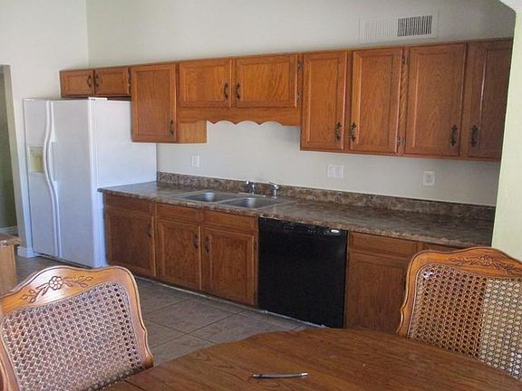 3rd image of 706 W Rosal Pl
