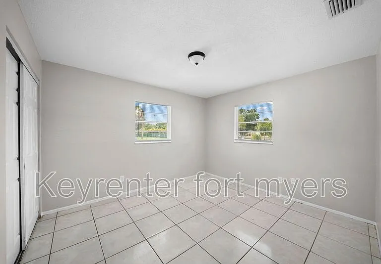 464A Carolina Ave — Photo 13
