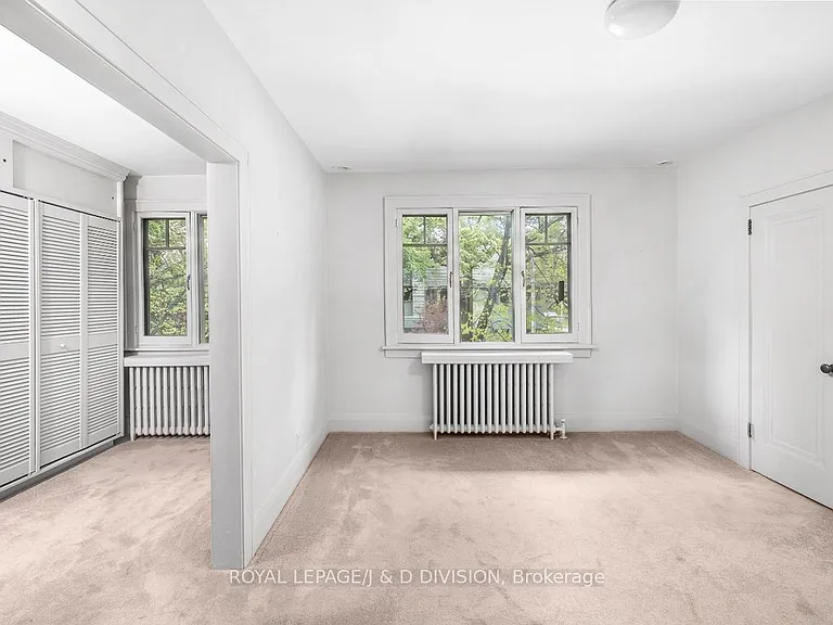 58 Lascelles Blvd — Photo 20