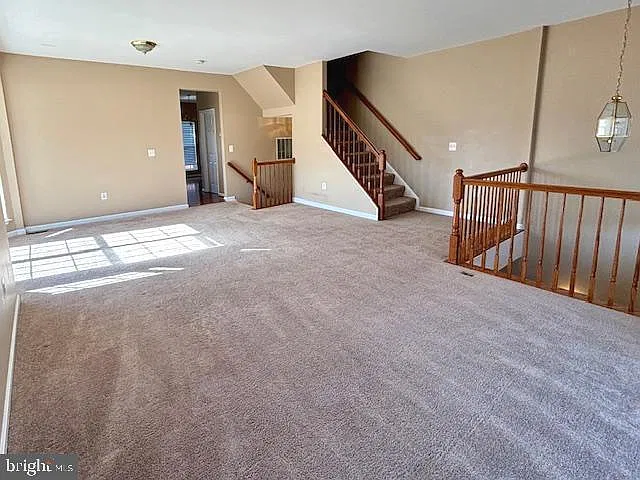 3 bed, 3.5 bath, 2131 sqft, $2,500 — Photo 4