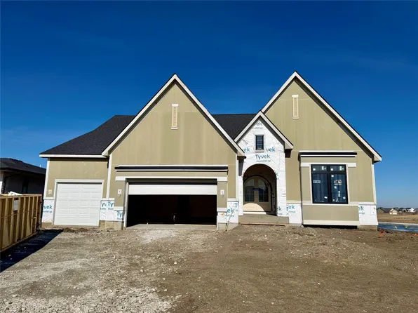 17815 Goodman Dr, Urbandale, IA 50323