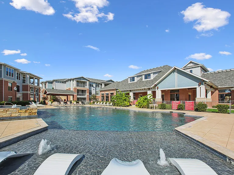 Halcyon Castle Hills — Photo 40