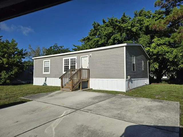 3 bed, 2.0 bath, 1040 sqft, $1,850 — Photo 1