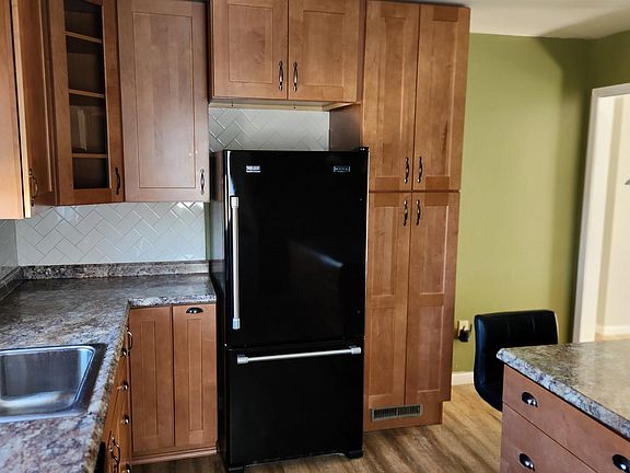 4th image of 516 Cherokee Dr