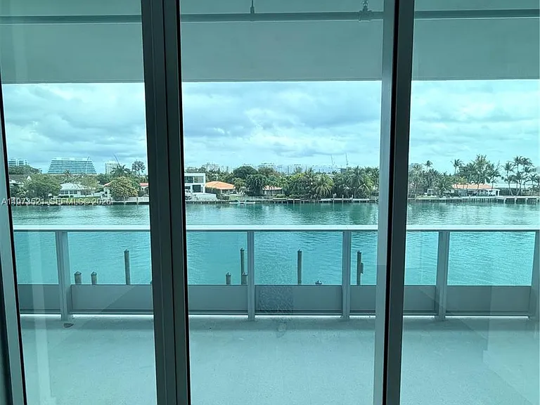 9201 E Bay Harbor Dr #303 — Photo 19