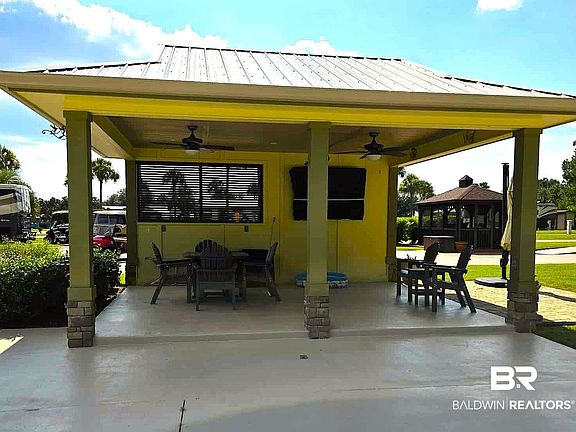 3rd image of 332 Portofino Loop
