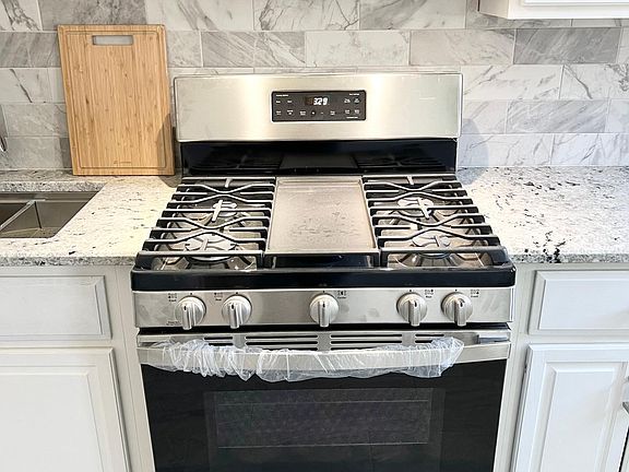 5th image of 4012 Eileen Dr
