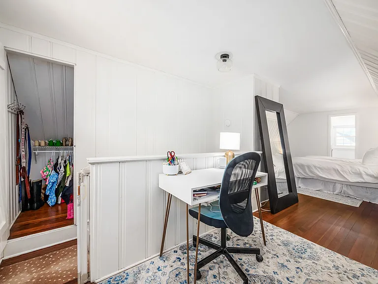 2048 Jervis Rd — Photo 25