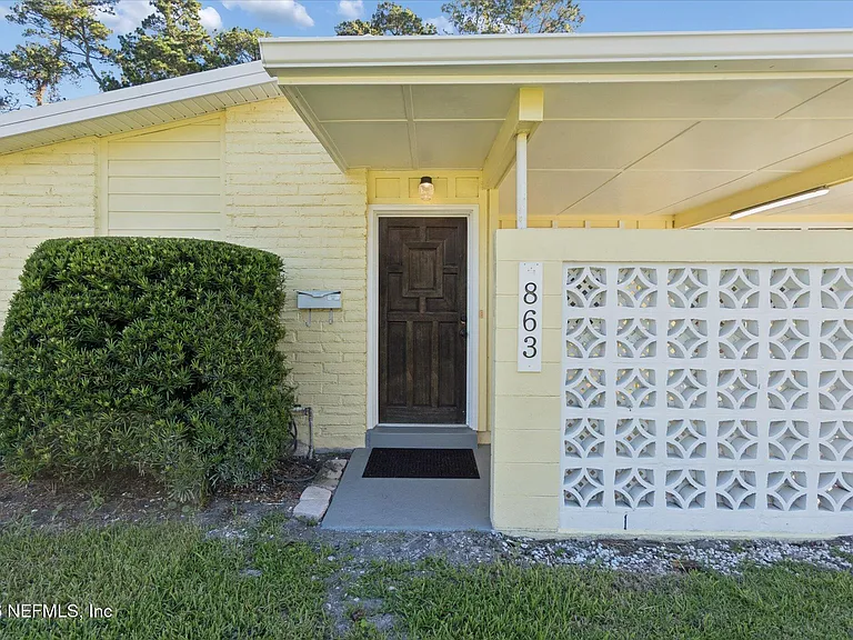 863 Westgate Dr — Photo 6