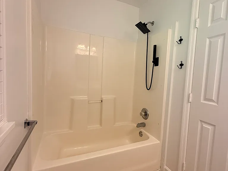 1040 Ashwood Pl — Photo 6