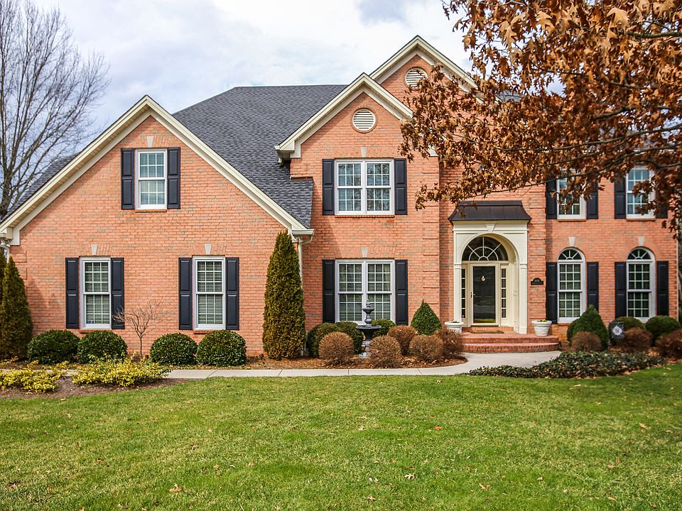 CUSTOM BUILT EXECUTIVE HOME.