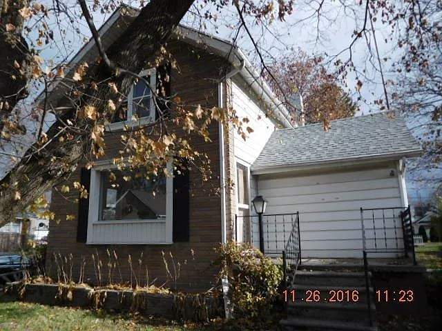 1225 Clark St photo 1