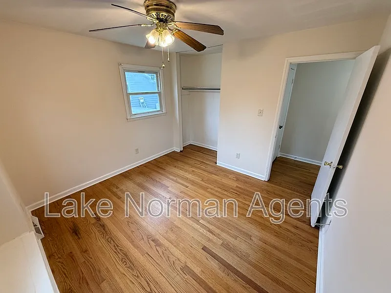 3 bed, 1.5 bath, 1100 sqft, $1,850 — Photo 3