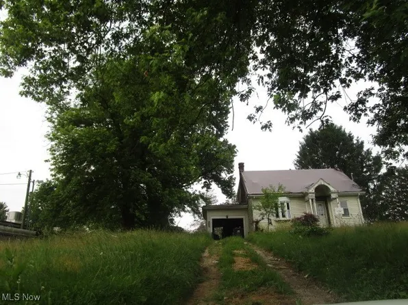 2037 Chandlersville Rd, Zanesville, OH 43701