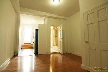 Rented by aptsandlofts.com