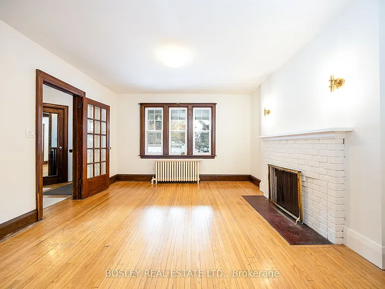 88 Manor Rd E — Photo 7