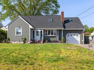91 Sycamore St, Swansea, MA 02777