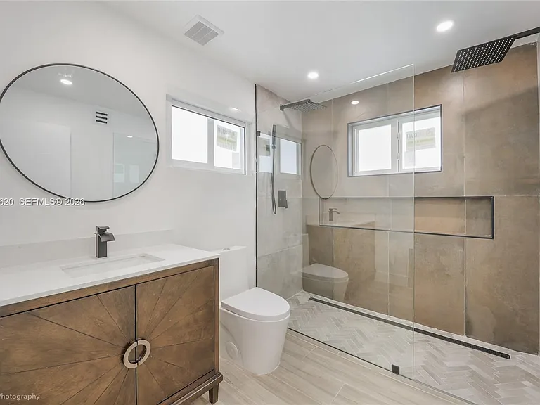 1654 SW 18th Ave — Photo 9