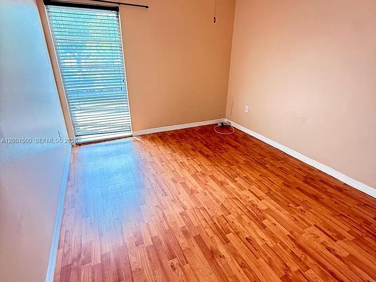 2750 N 34th Ave #9D — Photo 11