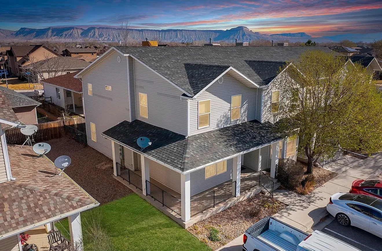 3 bed, 2.5 bath, 1519 sqft, $2,200 — Photo 1