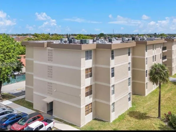 1805 W 56th St APT 209, Hialeah, FL 33012