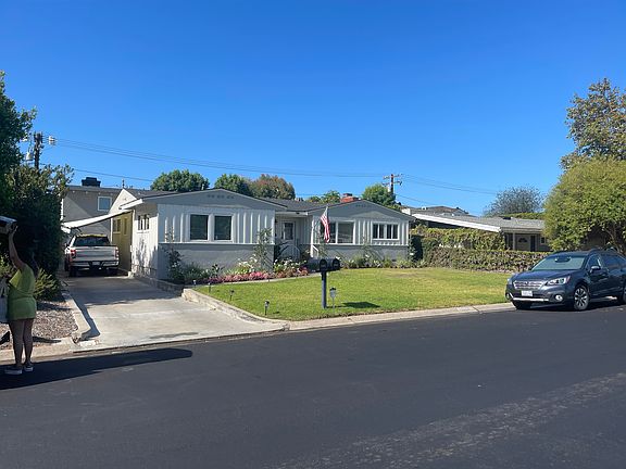 3rd image of 1311 Cliff Dr