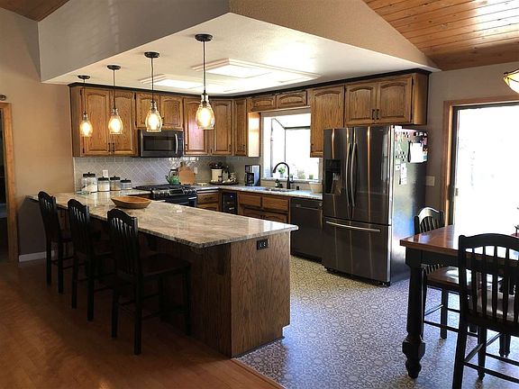 4th image of 3334 Woodlake Dr