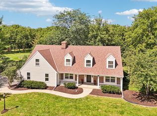 315 Bark River Ct, Delafield, WI 53018