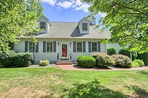 1st image of 79 Beechwood Dr