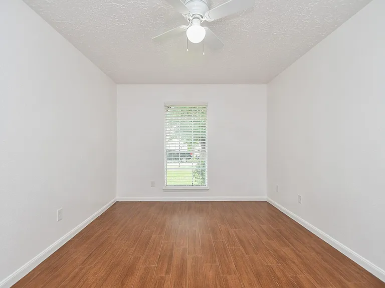 7714 Eichler Dr — Photo 23
