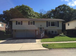 16921 Gaynelle Rd, Tinley Park, IL 60477