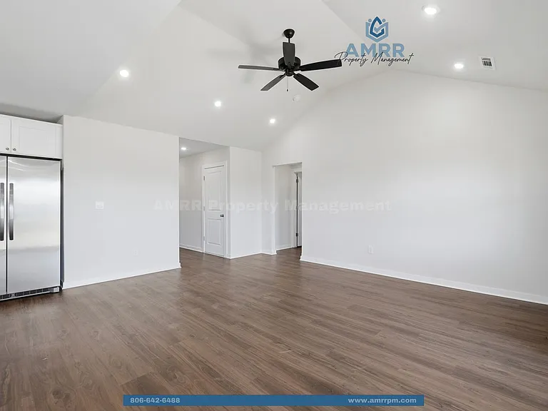 402 Cattleman Ln — Photo 11