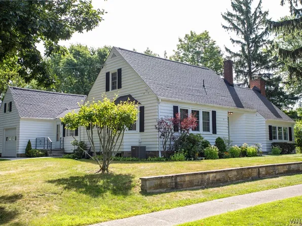 11 Glenwood Ave, Angola, NY 14006
