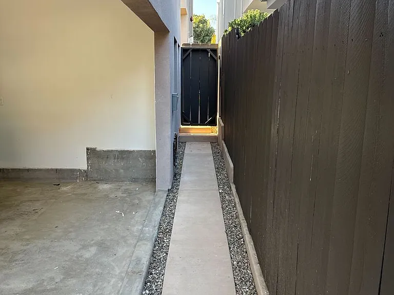 835 Opal St — Photo 25