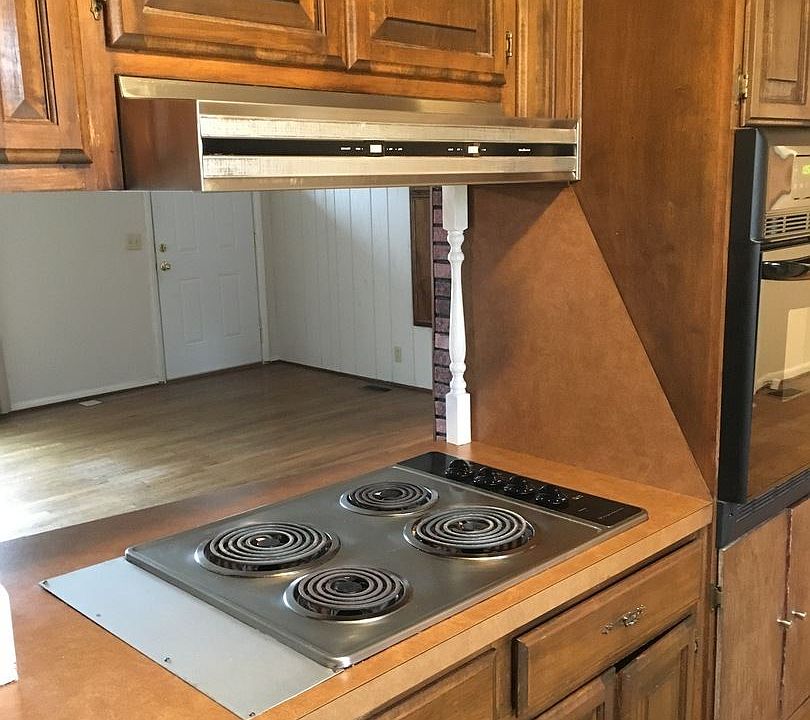 1st image of 548 Westgate Ct