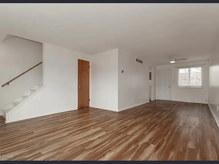 1543 Severn Ln #6 — Photo 2