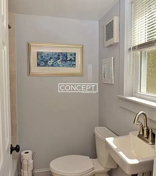 3 Roosevelt Ave #1 — Photo 9