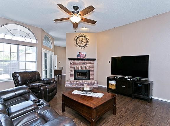 5th image of 4322 Sarasota Ln