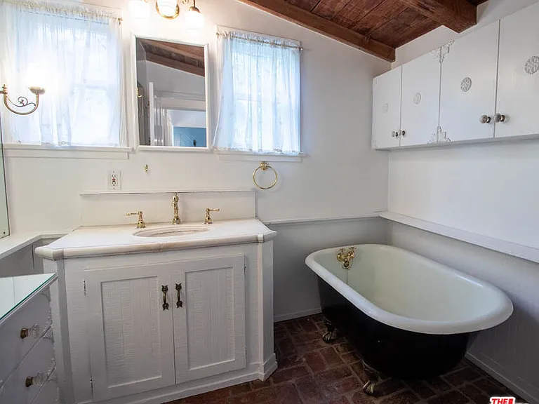 12056 Laurel Terrace Dr — Photo 11