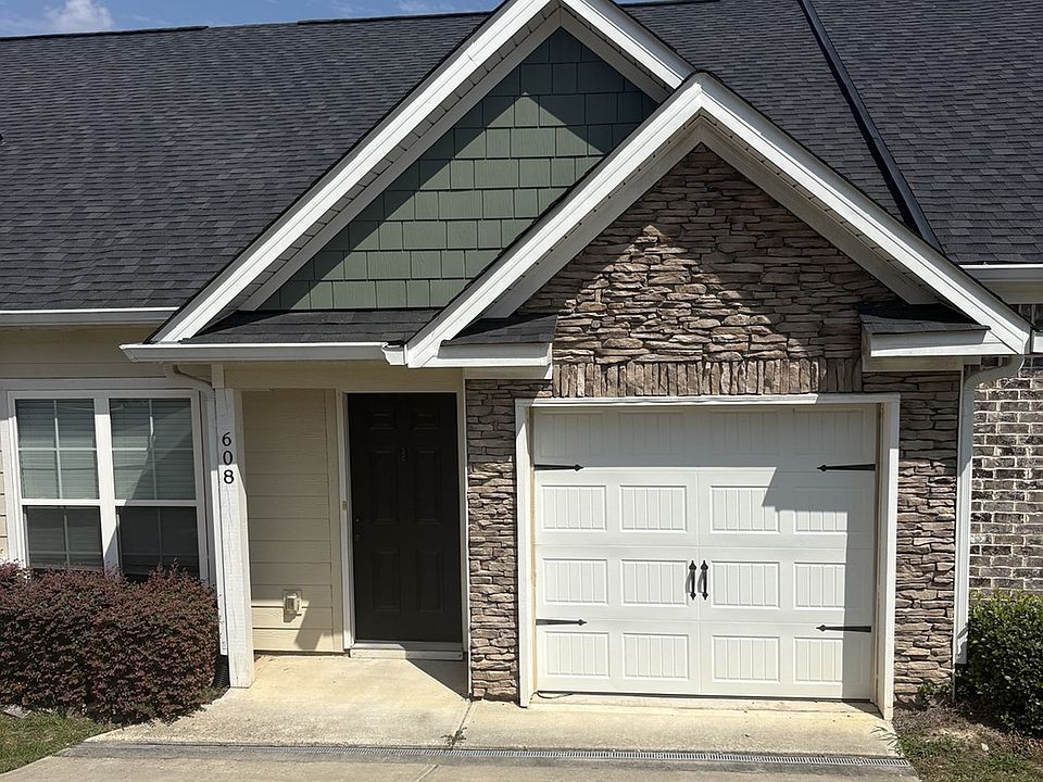 1st image of 608 Vista Dr