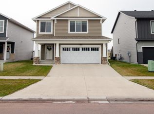 6877 17th St S, Fargo, ND 58104