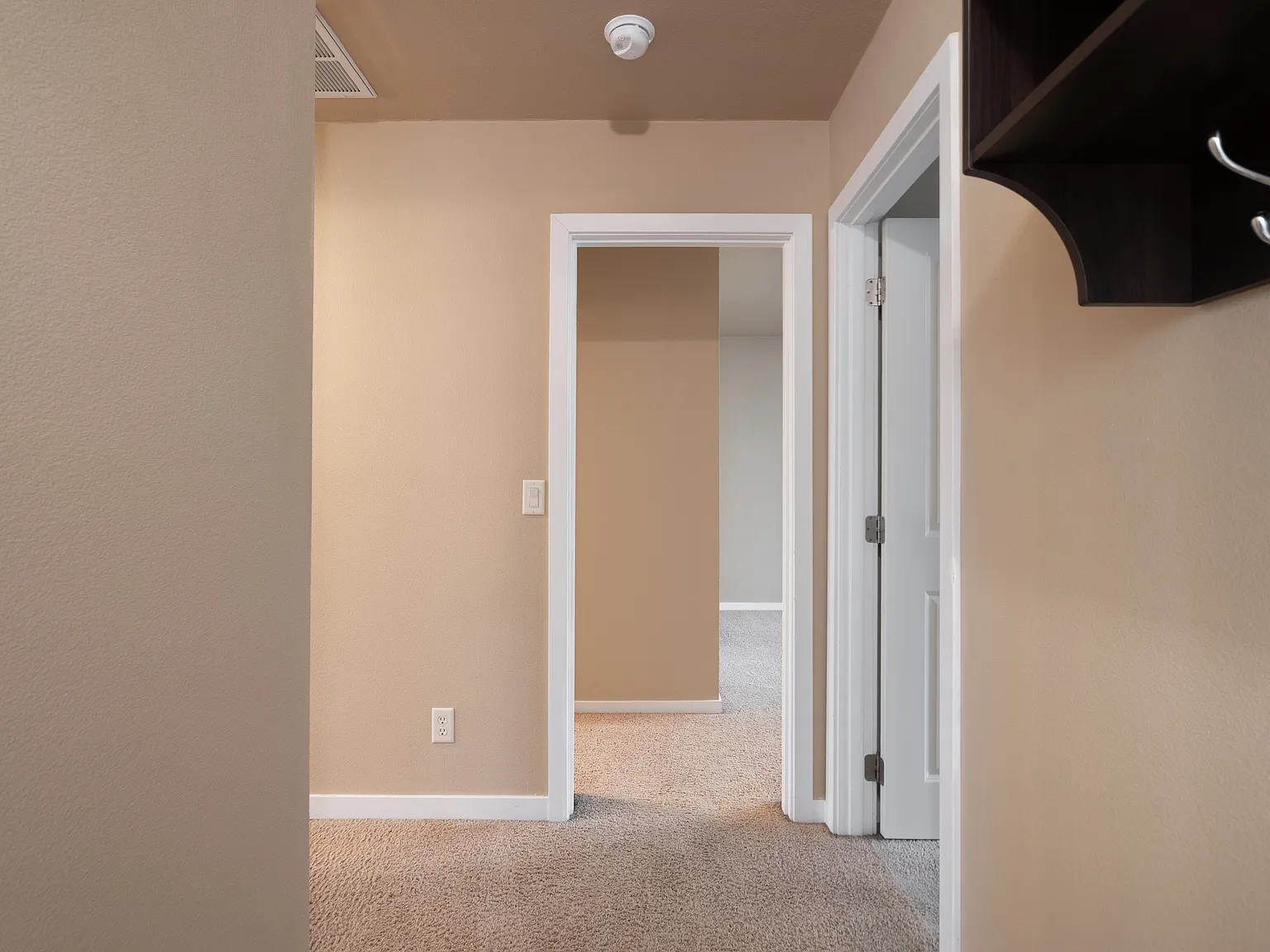 2 bed, 1088 sqft, $2,600 — Photo 2