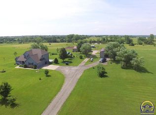 9241 SW 61st St, Topeka, KS 66610