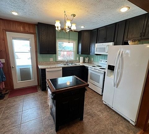 4th image of 1083 Comers Rock Rd. Road