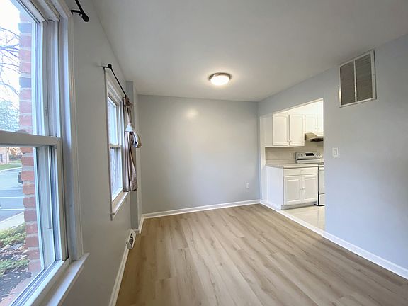 4th image of 186 Gold Kettle Dr