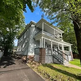 2 bed, 1.0 bath, 1189 sqft, $1,800 — Photo 1