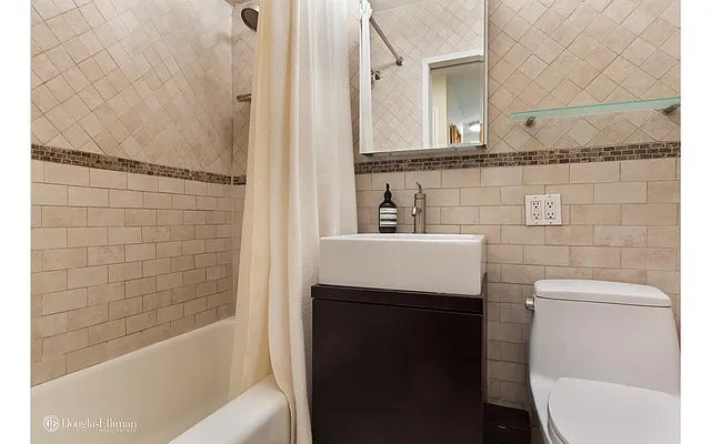 Sold by Douglas Elliman | media 14