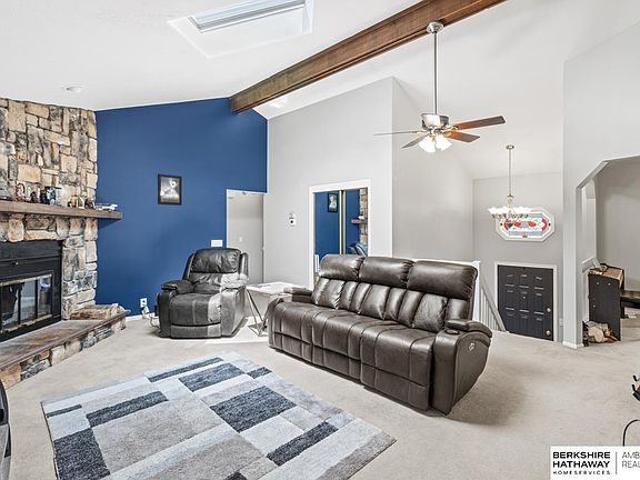 3rd image of 302 Prospect Dr