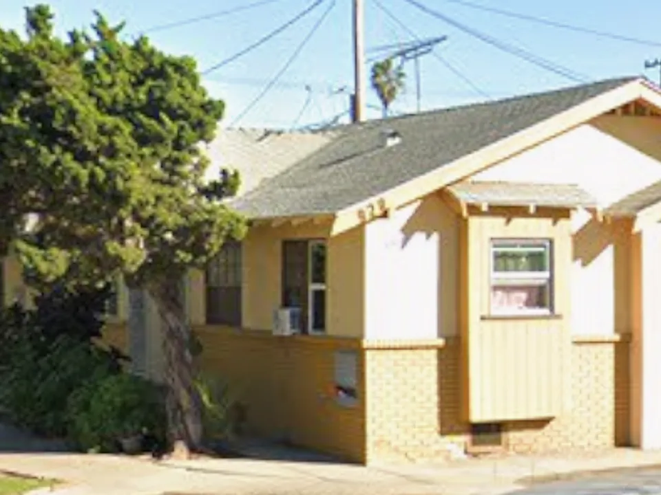 10th & MAGNOLIA AVE