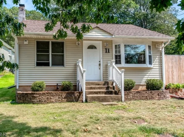 11 Greenwood Ave, Hopatcong Boro, NJ 07874